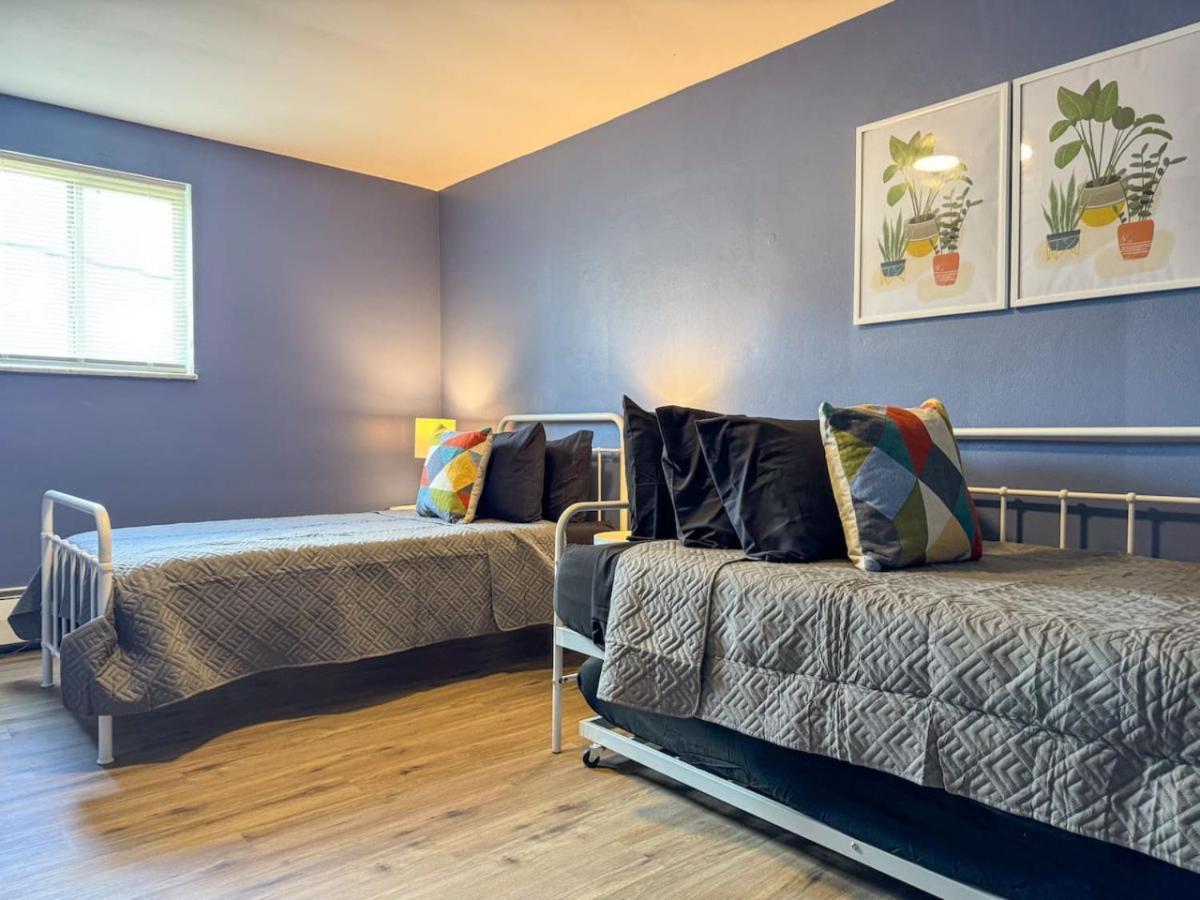 8 Large With 12 Bedrooms And Parking And Wifi Pittsburgh