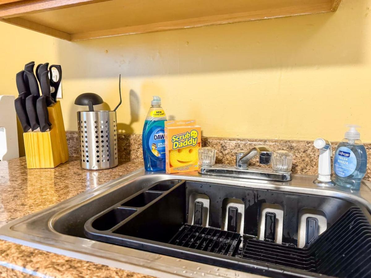 8 Large With 12 Bedrooms And Parking And Wifi * Pittsburgh